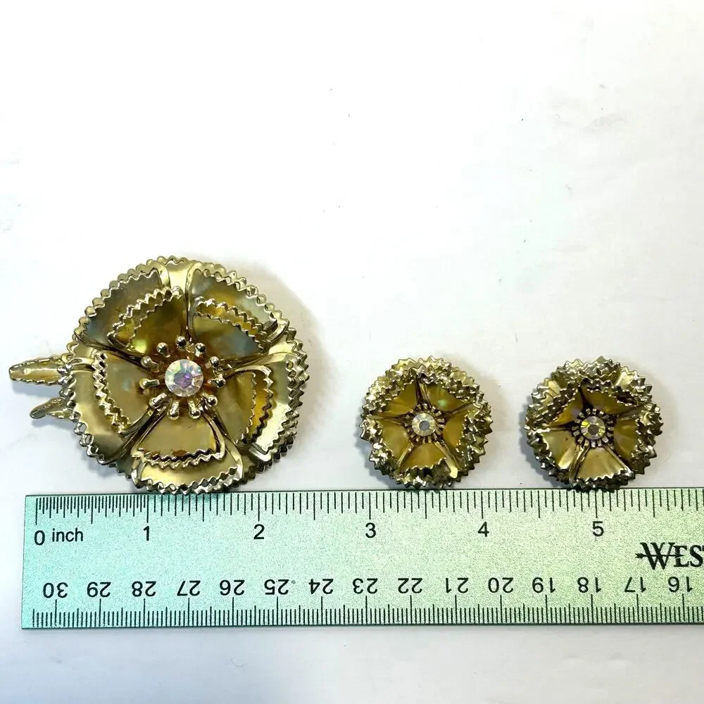 Vintage‎ 60's Gold Plated Ruffle Petal Flower Brooch Earrings Set